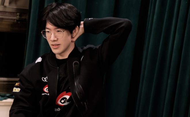 二点球与连 二点球与连