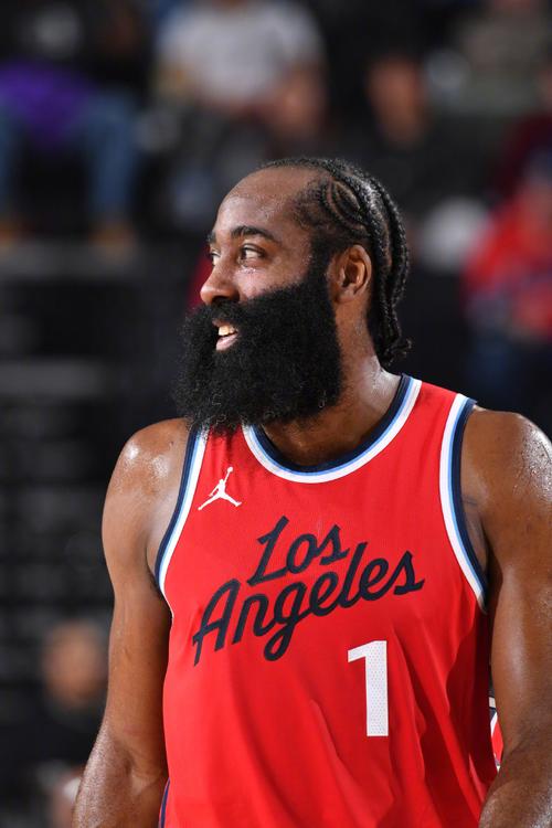 谁更接近三 谁更接近三